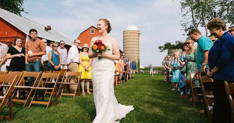 wisconsin-barn-wedding-venue-farmin-bettys1
